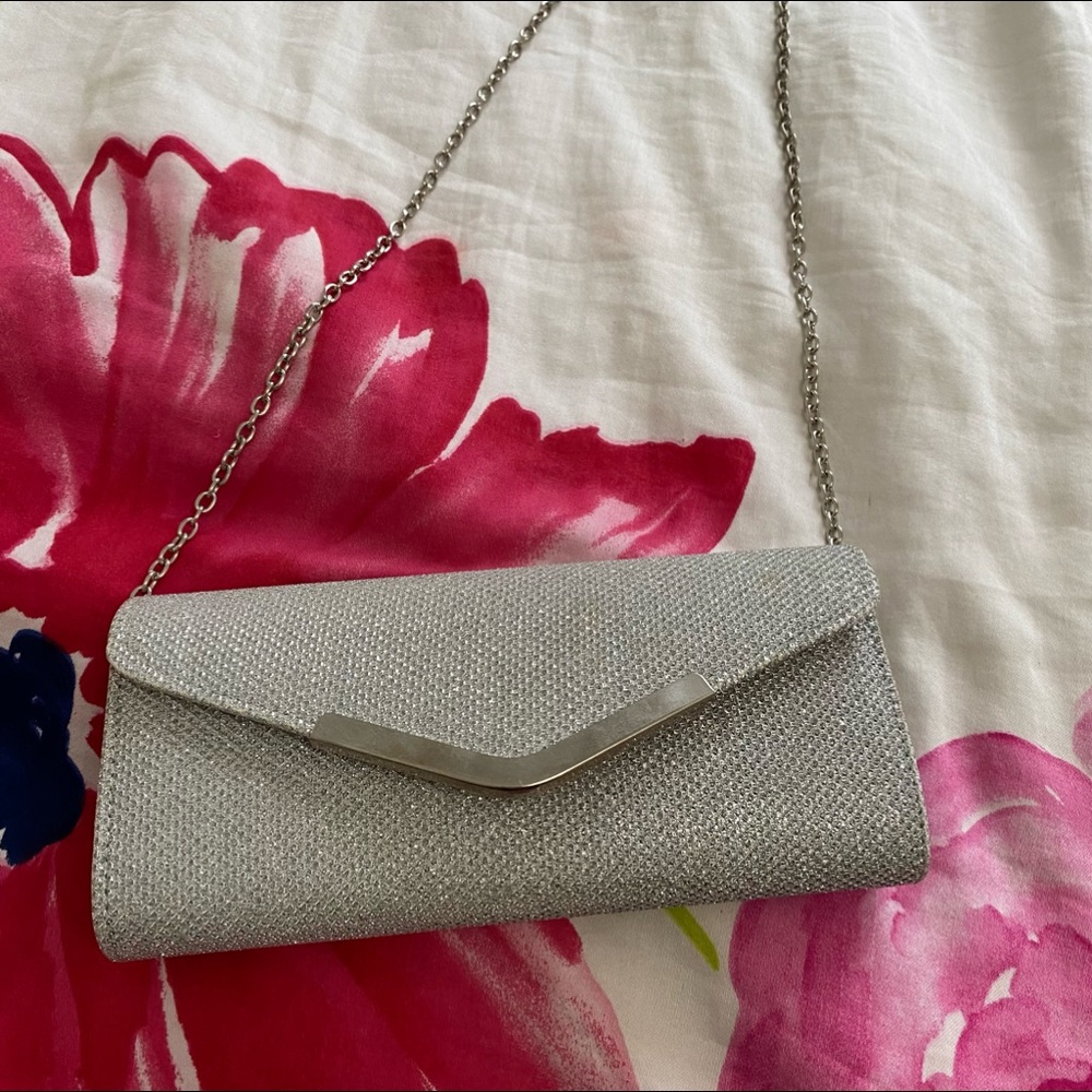 SILVER SMALL CLUTCH